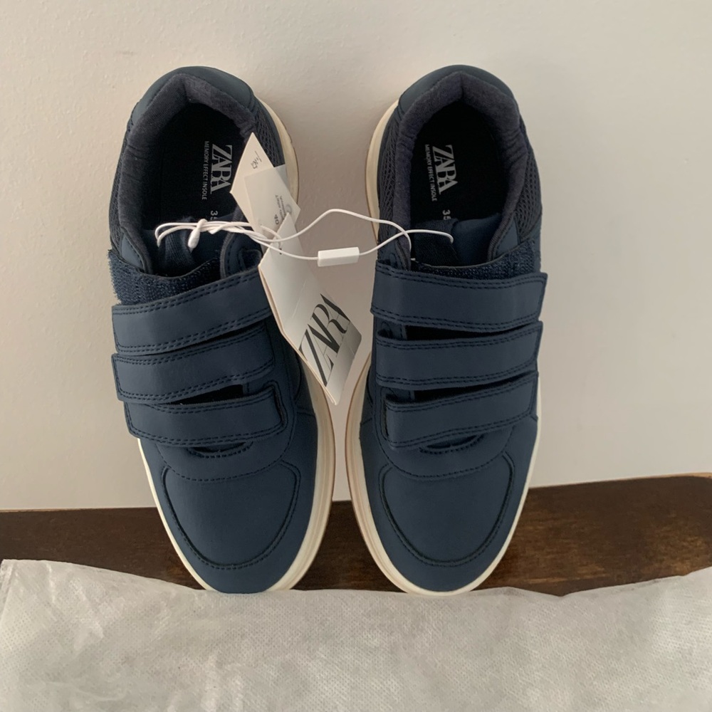 NWT! Zara kid sneaker